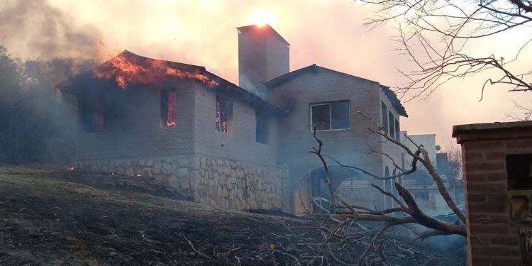 Está controlado el incendio en el Valle de Punilla de Córdoba