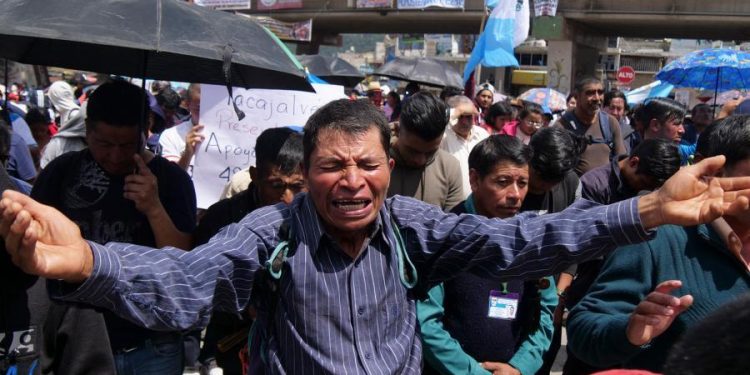 Guatemala pidió ayuda a la OEA para que medie en el proceso de transición