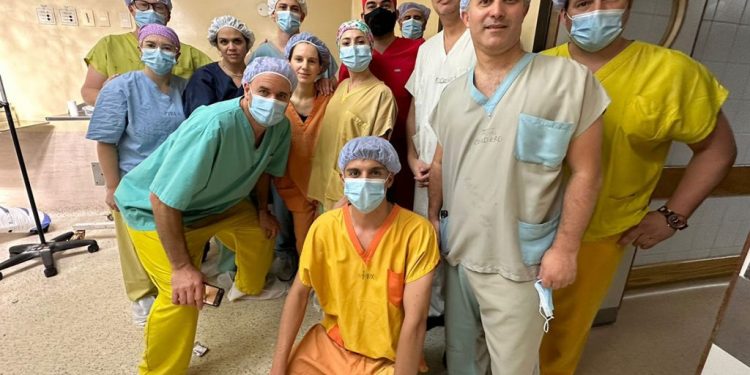 Hicieron la primera cirugía cerebral en Sudamérica con mapeo emocional de un paciente despierto