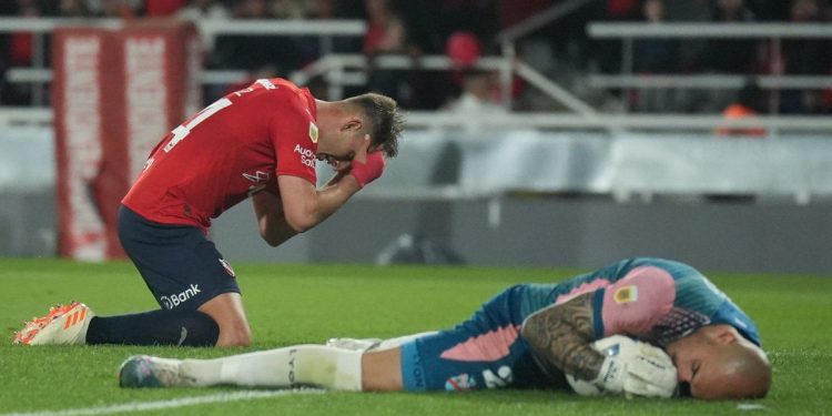 Independiente volvió a tropezar y se aleja de River