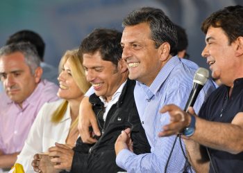 Kicillof, al mando de la “locomotora” bonaerense para garantizar el triunfo de Massa