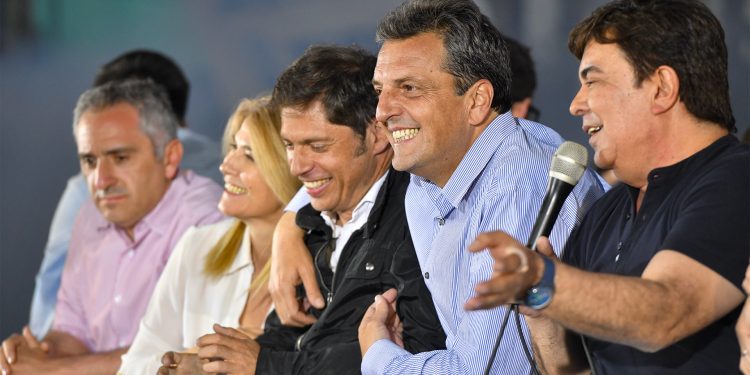 Kicillof, al mando de la “locomotora” bonaerense para garantizar el triunfo de Massa