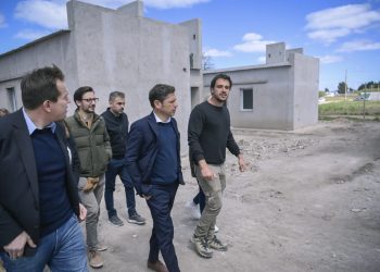 Kicillof hizo campaña en municipios opositores: «Vidal no le daba ni un vaso de agua a los peronistas»