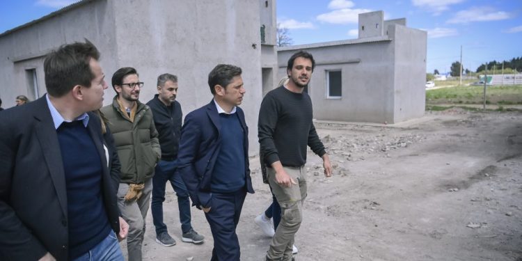 Kicillof hizo campaña en municipios opositores: «Vidal no le daba ni un vaso de agua a los peronistas»