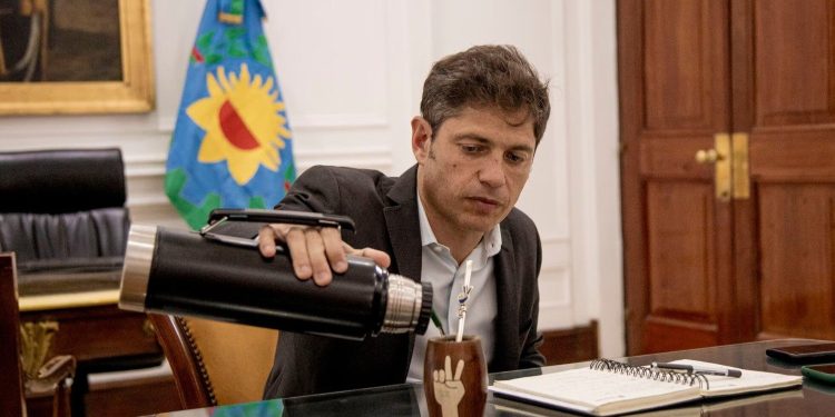 Kicillof, su “enojo” con Insaurralde y su filosa opinión de Milei: “Es como un terraplanismo en economía”