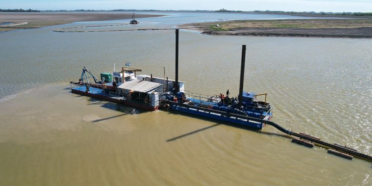 Kicillof visitó las obras en el Río Salado: «Si esto no lo hace el Estado, no lo hace nadie»