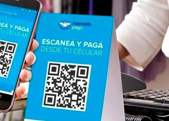 La adopción acelerada de medios de pagos digitales aviva la disputa entre bancos y fintech