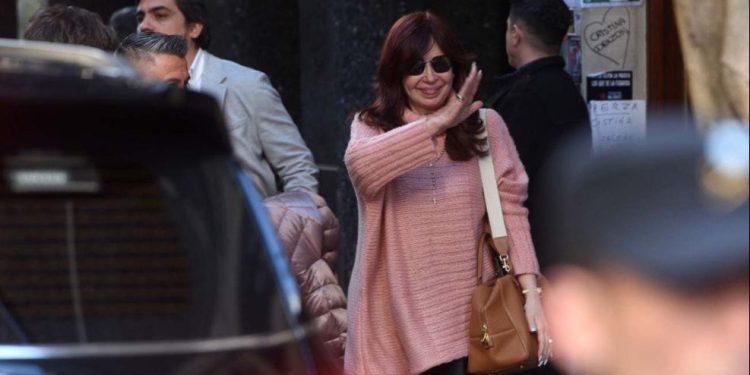 La fiscalía pidió reforzar la seguridad de Cristina ante nuevas amenazas de Revolución Federal