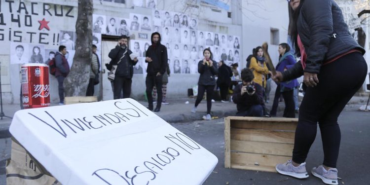 La justicia ordenó el desalojo de la Casa Santa Cruz el 31 de octubre