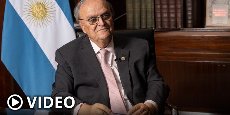 “La oposición no tiene agenda productiva y nunca habla de la industria”