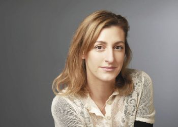 “La pez”, o la historia de una sirena estilo criollo, sin cola y con piernas