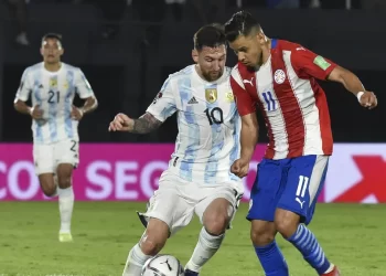 La selección argentina, con la vuelta de Messi, recibe a Paraguay: horario, TV y formaciones