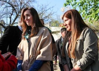 Mala praxis y recetas truchas: una candidata de Milei fue denunciada por hacerse pasar por médica para reclutar votos