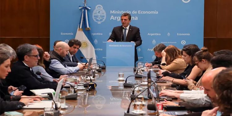 Massa anunció un nuevo dólar diferencial para todas las exportaciones por 30 días