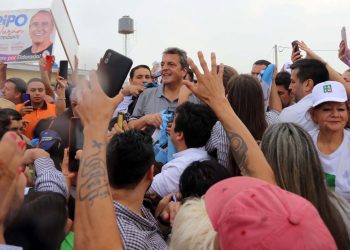 Massa cierra una caravana en La Matanza, junto a Kicillof y Máximo Kirchner