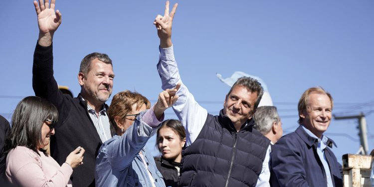 Massa hizo un reconocimiento a productores y apoyó al PJ entrerriano