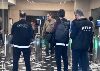 Massa se reunió con equipos de AFIP y Aduana por los recientes allanamientos a financieras