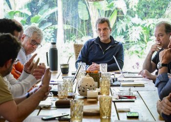 Massa se reunió en Tigre con integrantes del gabinete económico