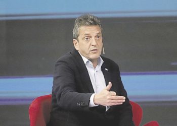 Massa sobre el yategate: “Fue un error grave, pero no somos todos lo mismo”