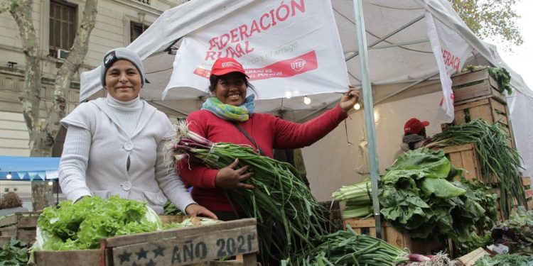 Mercadazo en Plaza de Mayo para lanzar una federación por el acceso al trabajo digno y la alimentación