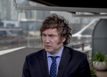 Milei se defendió de las acusaciones por la corrida cambiaria: «No saben hacer otra cosa más que criticar a un tercero»