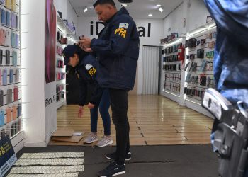 Nuevos operativos para evitar maniobras con el dólar: decomisaron US$800 mil en efectivo