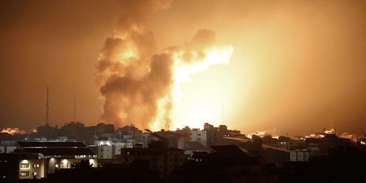 Son 235 los argentinos que pidieron ser evacuados de Israel