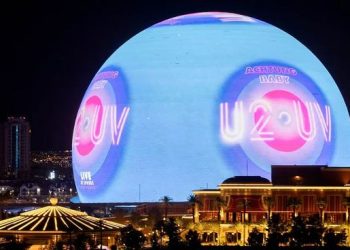 U2 estrenó la impresionante esfera de Las Vegas: así es un show por dentro