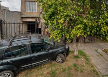 Un hombre roció con nafta a su exesposa e hija y quedó detenido