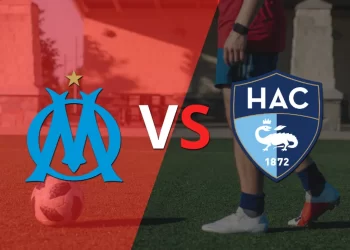 Ya rueda el balón entre Olympique de Marsella y Le Havre AC en el Velodromo