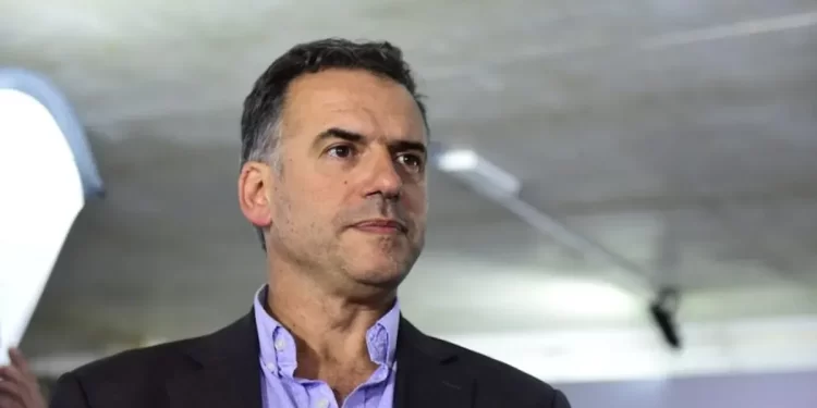 Yamandú Orsi fija postura dentro del Frente Amplio y no firmará el plebiscito del PIT-CNT