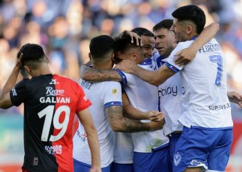 A todo o nada: Colón cayó con Vélez y jugará un desempate ante Gimnasia para evitar el descenso