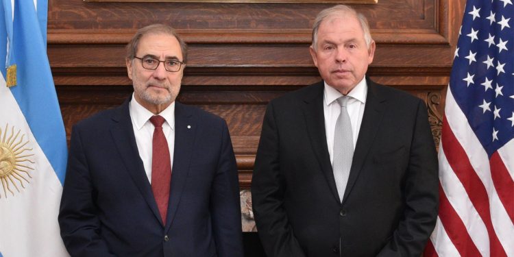 Argüello se reunió con Werthein para la transición en la embajada argentina ante EEUU