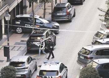 Balearon en la cara al cofundador de Vox en pleno centro de Madrid