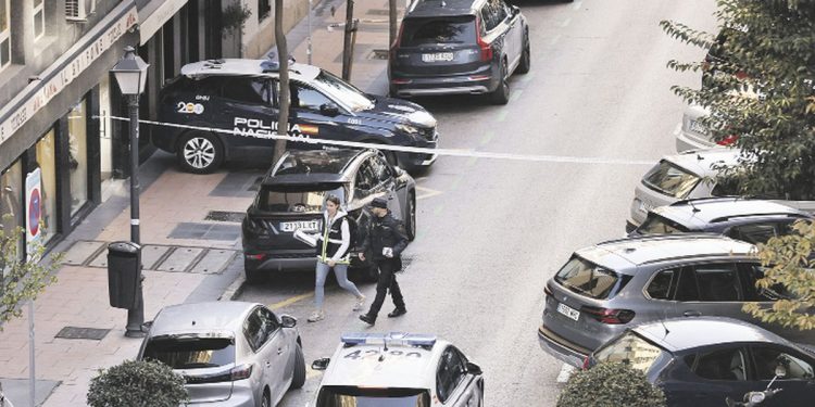 Balearon en la cara al cofundador de Vox en pleno centro de Madrid