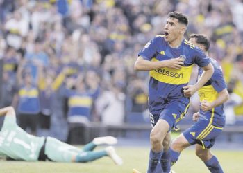 Boca lo ganó en agonía y aún sueña