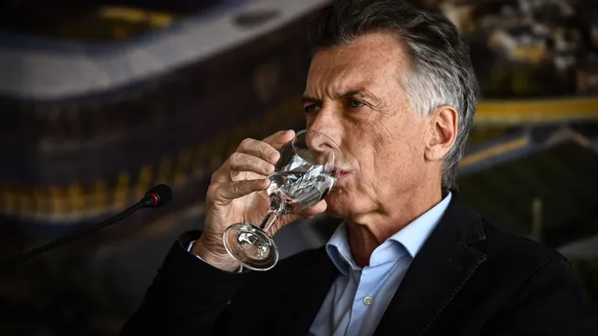 Boca: Macri salió con los tapones de punta contra Riquelme en su nuevo spot