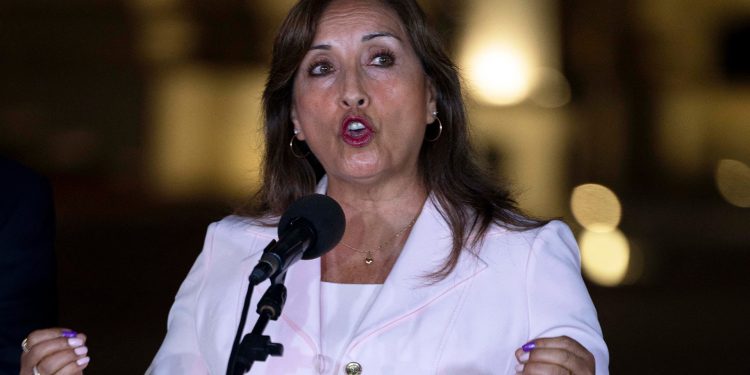 Boluarte pidió que la fiscal general de Perú deje el cargo