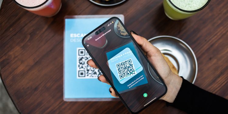 Desde mañana, regiría la interoperabilidad de los pagos con QR para tarjetas de crédito
