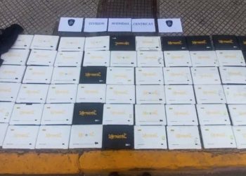 Detuvieron a cinco adolescentes que robaron 142 netbooks en una escuela de San Telmo