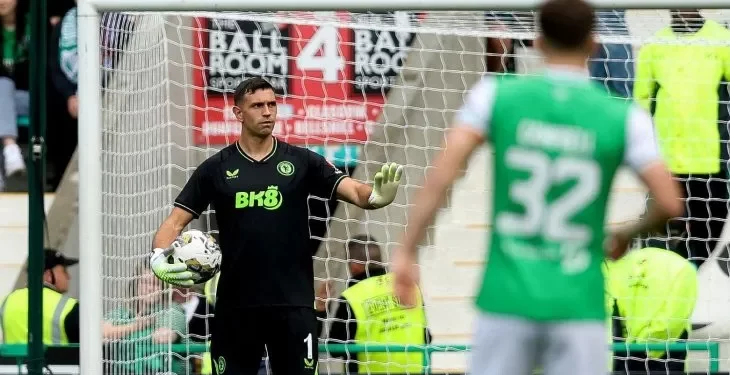 “Dibu” Martínez llegó al país para sumarse a la Selección
