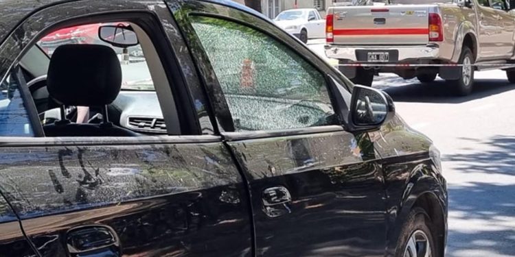 Dispararon a un auto en el que iba la prima de Antonela Roccuzzo: llevaba 8 millones de pesos
