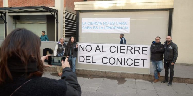 Documento en defensa de la ciencia nacional