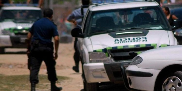 Dos hermanitos fueron asesinados a puñaladas y su madre quedó internada y detenida