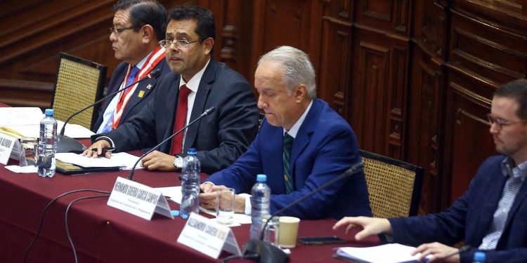 El Congreso de Perú aplaza su decisión de avanzar sobre la Justicia