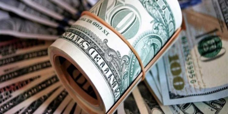 El dólar se estabiliza en el mundo y en Uruguay