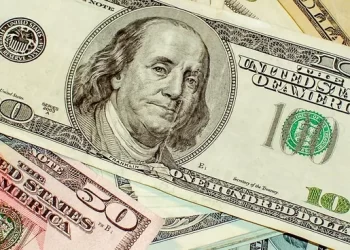 El dólar subió tras cuatro jornadas a la baja y cerró el mes dentro de la franja de los $ 39