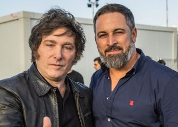 El líder del partido ultraderechista Vox asistirá a la asunción de Javier Milei