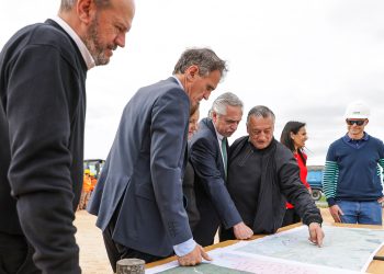 El Presidente visitó la obra de entubamiento del Arroyo Joménez en Florencio Varela