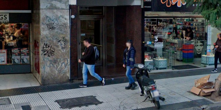 Encontraron asesinado a un peluquero en un edificio de Villa Crespo